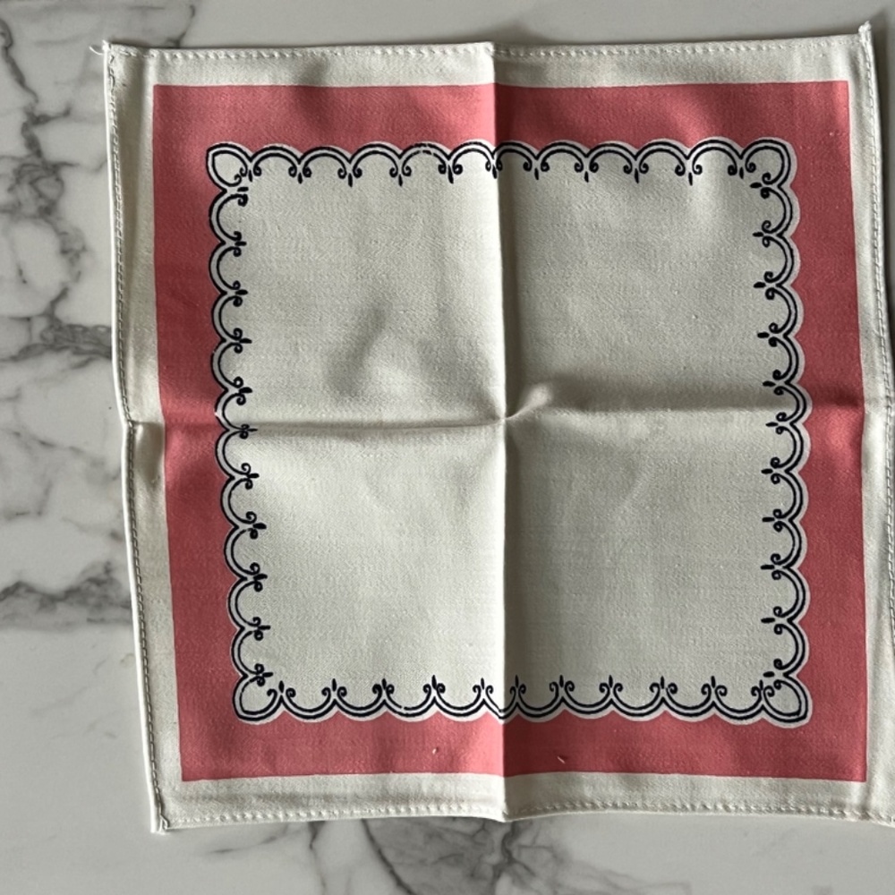 Vintage Tablecloth & Napkins - Picture 4 of 8